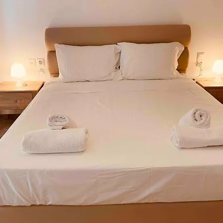 Nine Muses - Clio - Efterpi Vilă