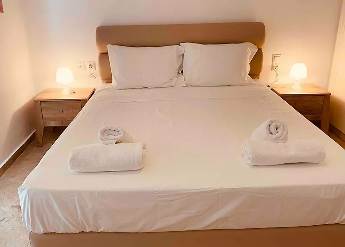 Nine Muses - Clio - Efterpi Вилла