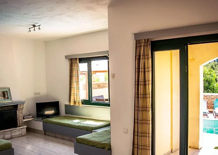 Nine Muses - Clio - Efterpi 别墅