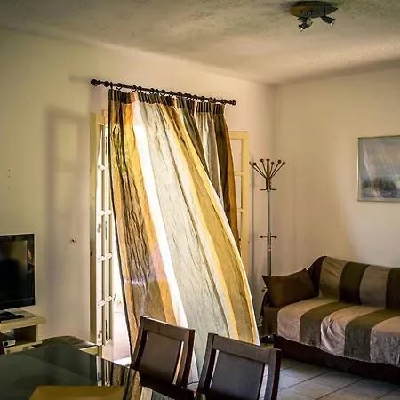 Villa Nine Muses - Clio - Efterpi